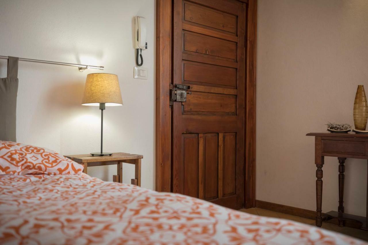 Maiorca 24 Apartments Alghero Bagian luar foto