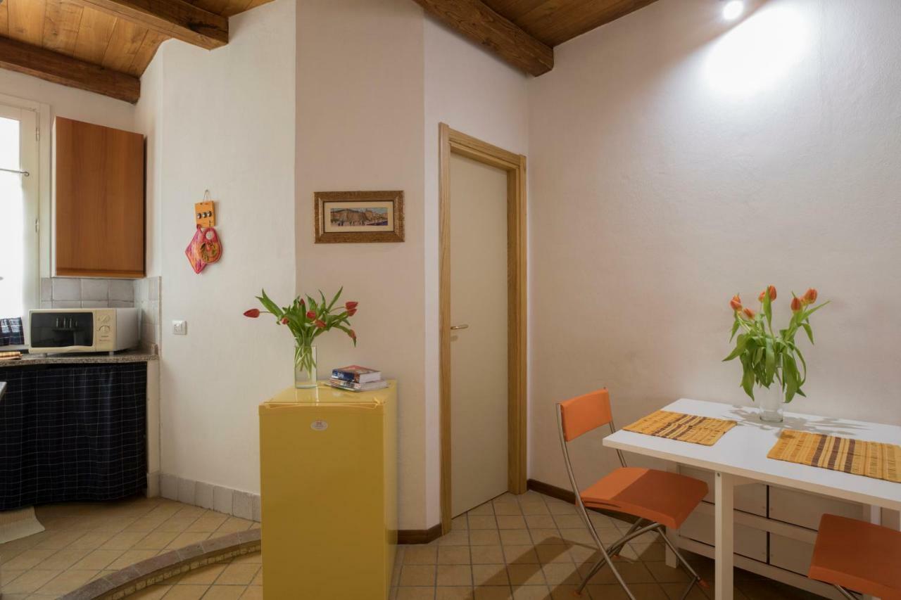Maiorca 24 Apartments Alghero Bagian luar foto